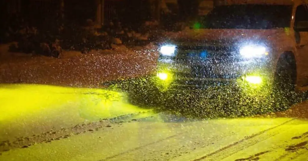 car using its fog lights- Fog light vs. headlight